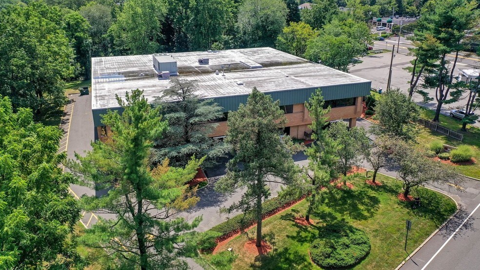 More Photos Of 180 Summit Ave, Montvale Medical For Lease