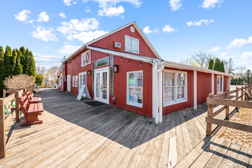 More Photos Of 3225 Sound Ave, Riverhead Storefront Retail Office For Sale