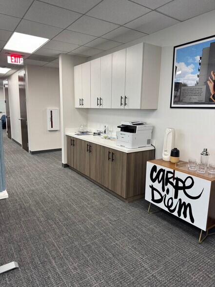 More Photos Of 100 Peachtree St NW, Atlanta Office For Lease