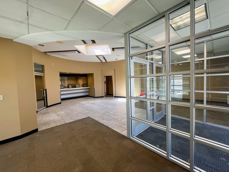 More Photos Of 4375 Reading Rd, Cincinnati Bank For Sale