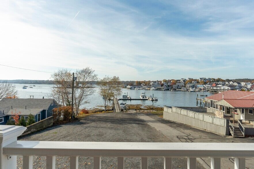 More Photos Of 47 & 49 Atlantic Avenue, Boothbay Harbor Flex For Sale