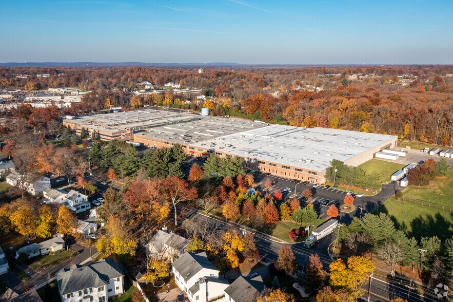 More Photos Of 3775 Park Ave, Edison Warehouse For Sale