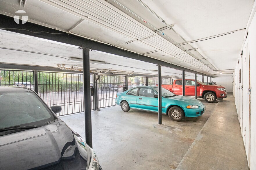 More Photos Of 916-926 22nd St, Sacramento Apartments For Sale