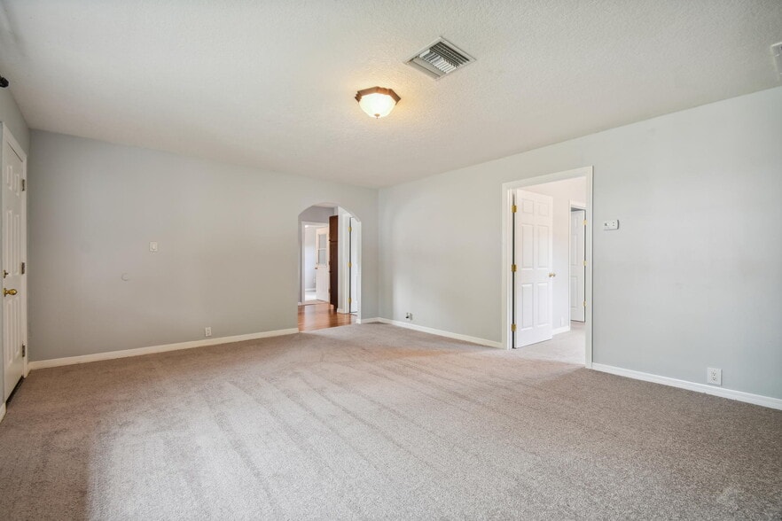 More Photos Of 883 South Wind Ln, Largo Industrial For Sale