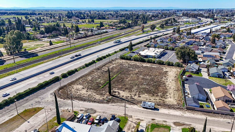 More Photos Of 971 E Broadway Ave, Atwater Office For Lease