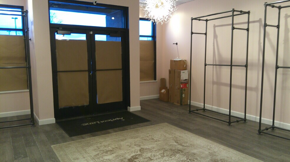 More Photos Of 407-409 Merhar Ave, Fairbanks Freestanding For Lease