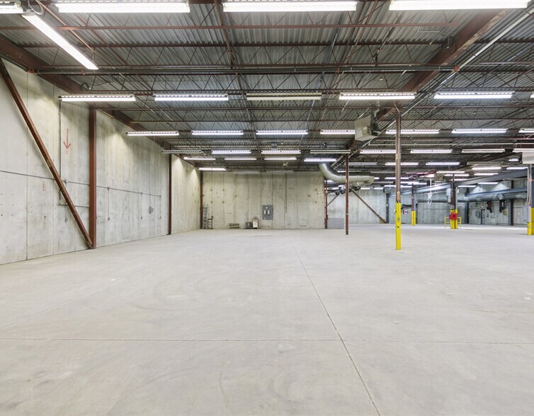More Photos Of 2640 Argentia Rd, Mississauga Warehouse For Sale