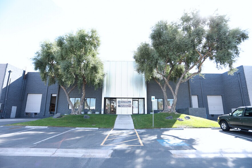 More Photos Of 4301 S Valley View Blvd, Las Vegas Warehouse For Lease