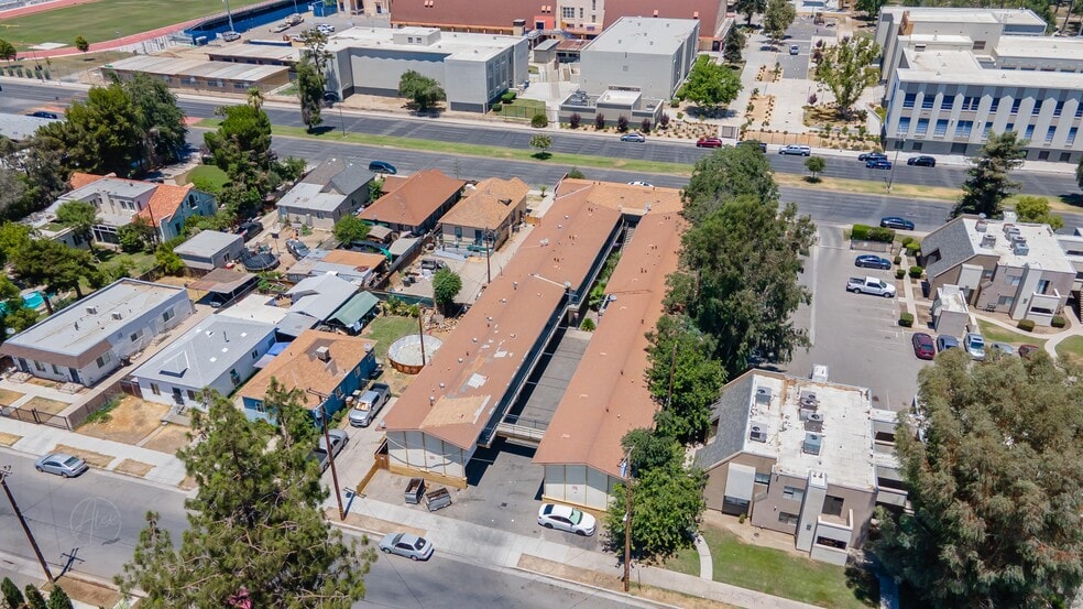 More Photos Of 1905 California Ave, Bakersfield Apartments For Sale