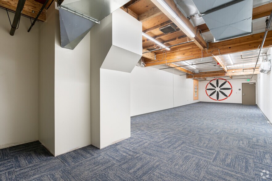 More Photos Of 414-420 Lesser St, Oakland Warehouse For Sale