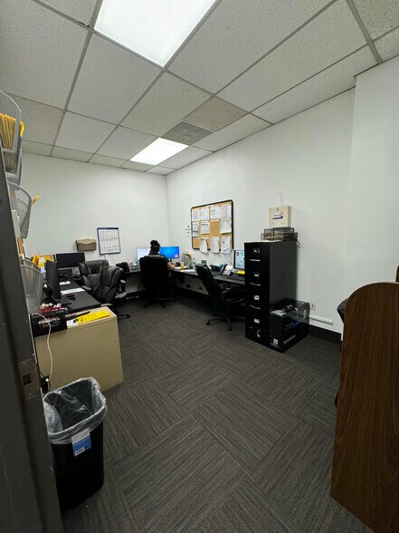 More Photos Of 1411 Franklin St, Michigan City Showroom For Sale