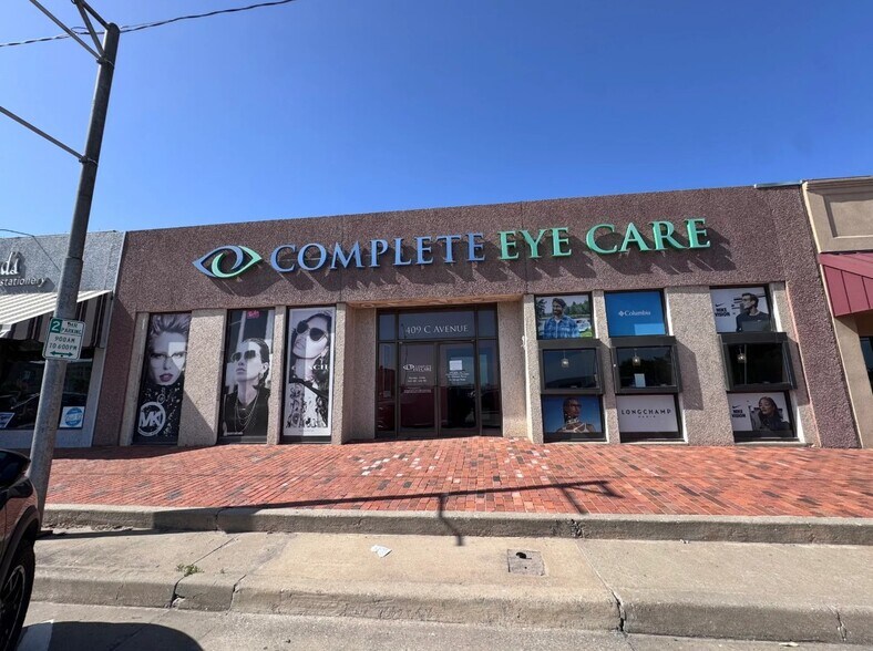 Primary Photo Of 411 SW C Ave, Lawton Medical For Sale