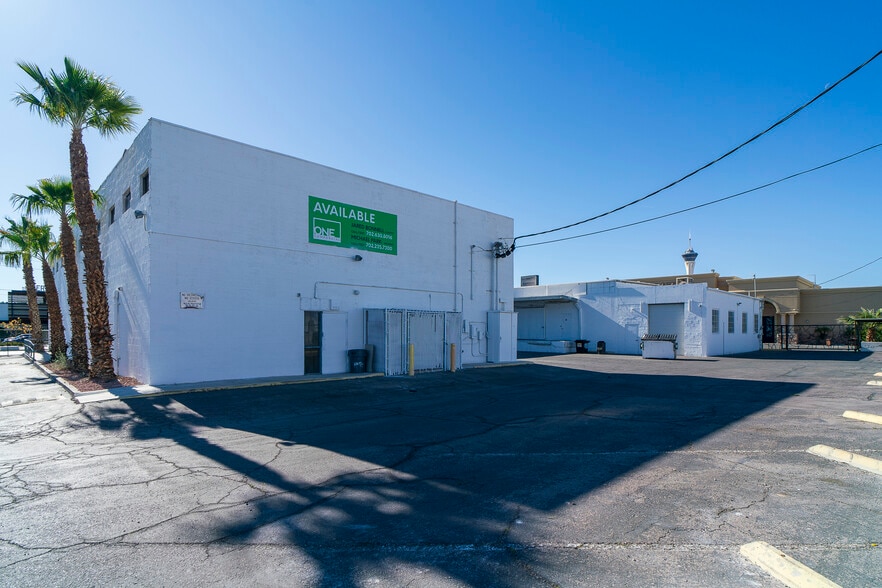 More Photos Of 808-810 S Main St, Las Vegas Flex For Sale