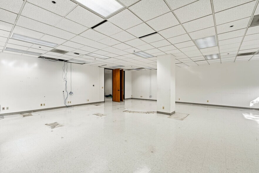 More Photos Of 3235 Kifer Rd, Santa Clara Office For Sale