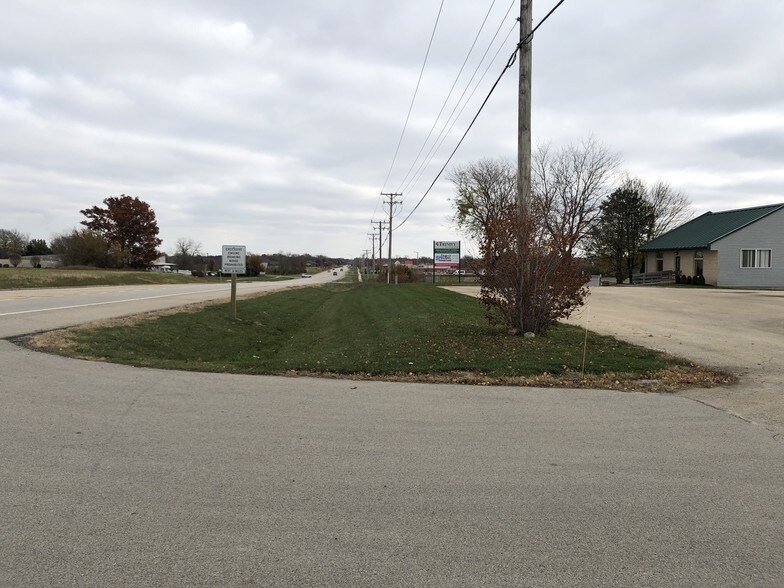 More Photos Of 1539 W US Route 6, Morris Showroom For Sale