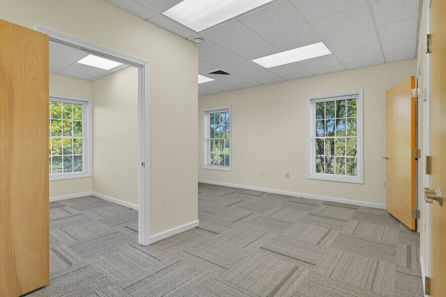 More Photos Of 5 Creamery Brk, East Granby Office For Sale