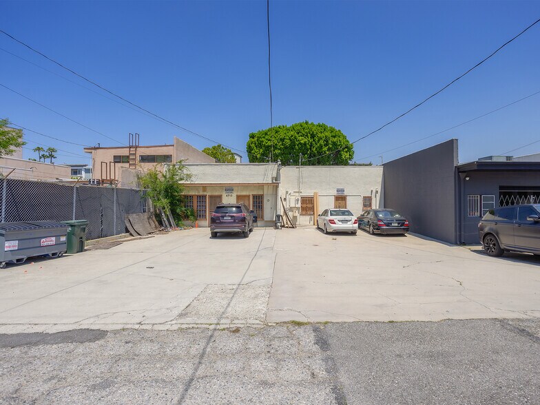 More Photos Of 4708-4710 W Magnolia Blvd., Burbank General Retail For Sale