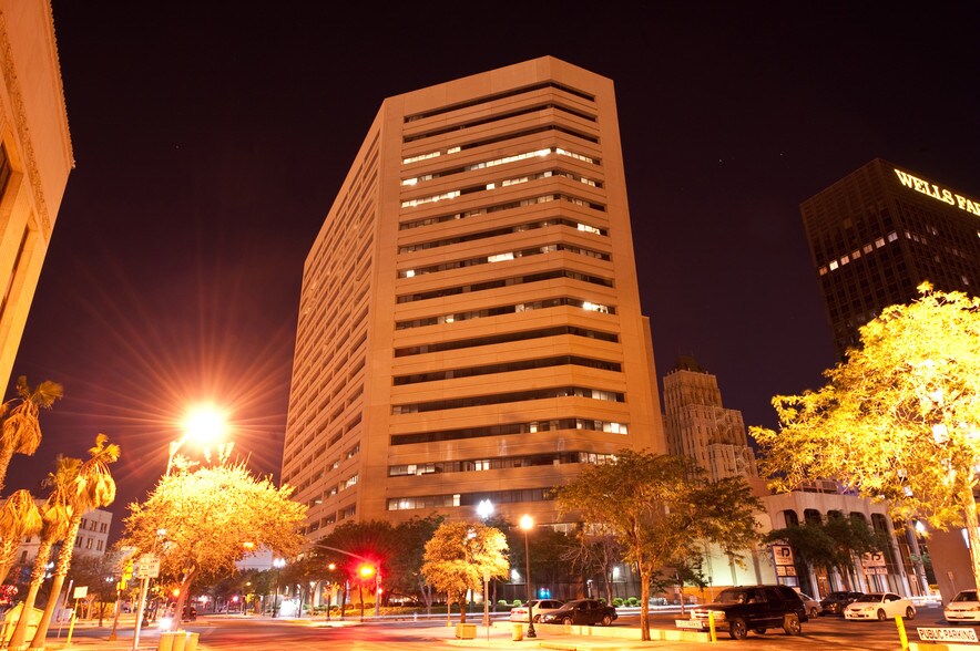 More Photos Of 100 N Stanton St, El Paso Office For Lease