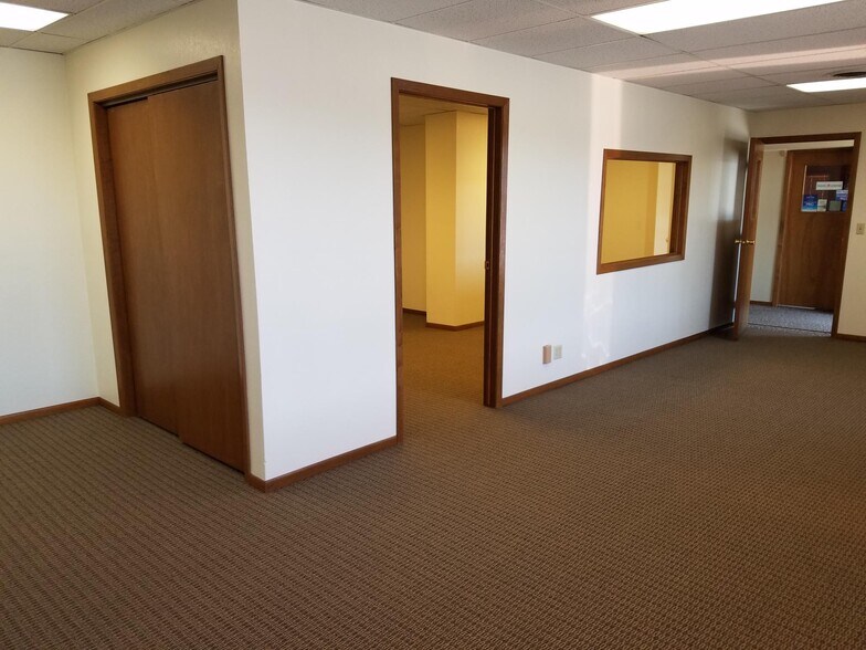 More Photos Of 122 E Sioux Ave, Pierre Office For Lease