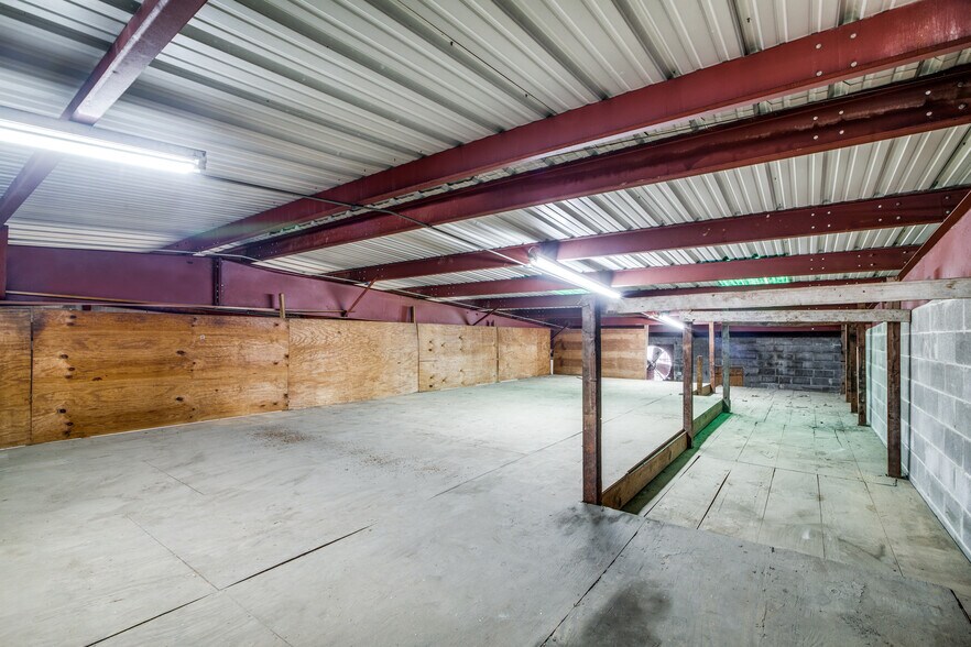 More Photos Of 8019 Richards St, Houston Flex For Sale