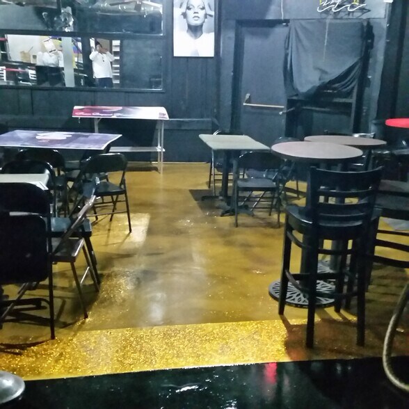 More Photos Of 200 N Mill St, Jackson Bar For Sale