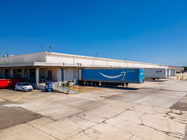 More Photos Of 1820 Massaro Blvd, Tampa Warehouse For Lease