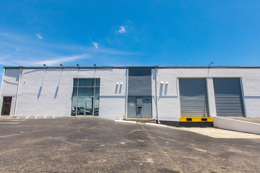 More Photos Of 6146-6188 NW 74th Ave, Miami Warehouse For Lease