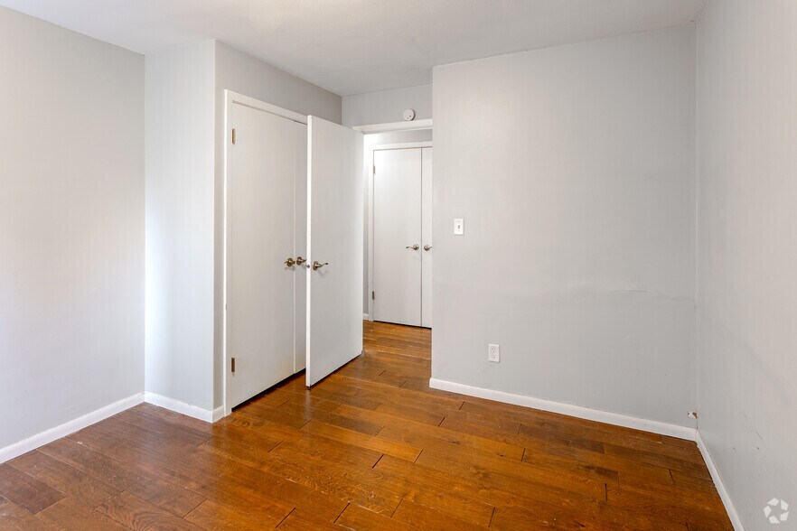More Photos Of 2205 Bryant Ave S, Minneapolis Apartments For Sale