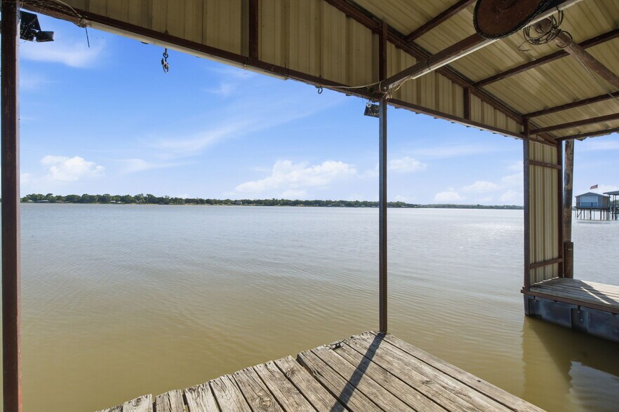 More Photos Of 7170 Briar Rd, Azle Trailer Camper Park For Sale
