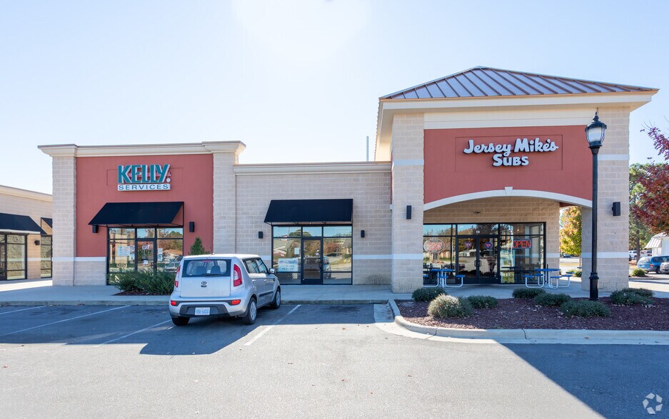 More Photos Of 3035-3039 Boone Trl, Fayetteville Unknown For Lease