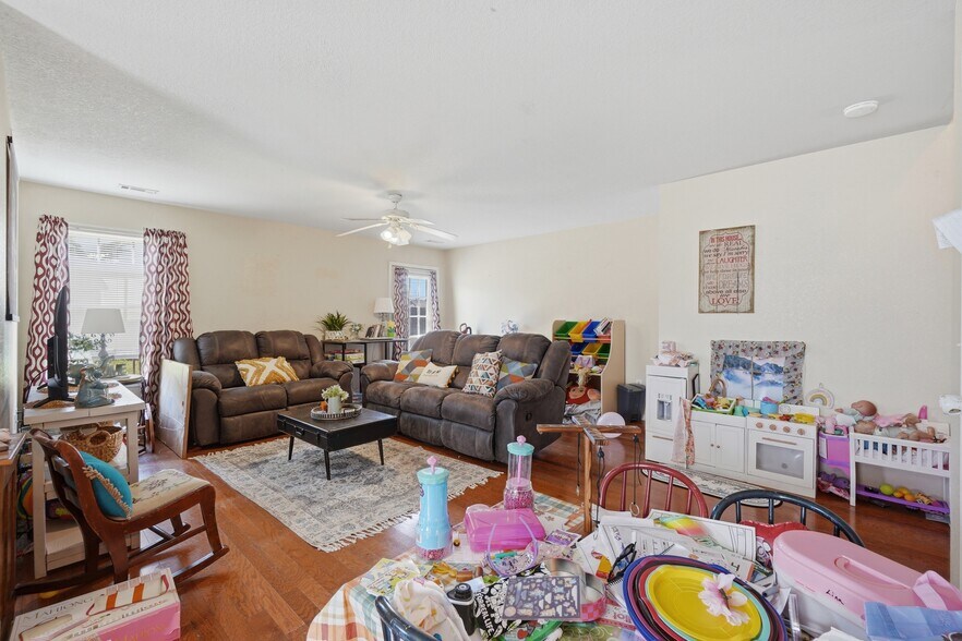 More Photos Of 3403 SW Deerfield Blvd, Bentonville Multifamily For Sale