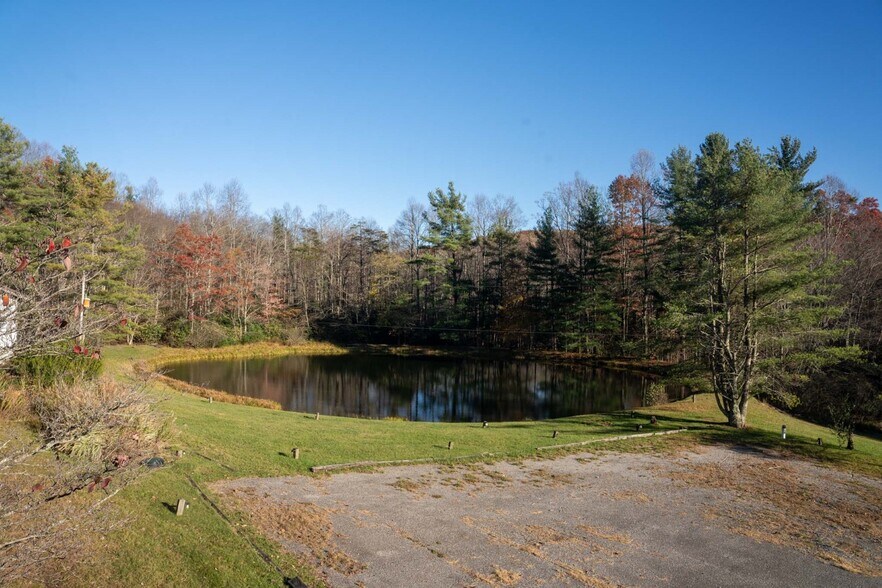 More Photos Of 182 Woodberry Rd Sw, Meadows Of Dan Hotel For Sale