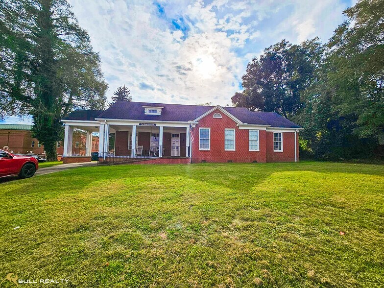 More Photos Of 51 Broad St, Ellijay Office For Lease