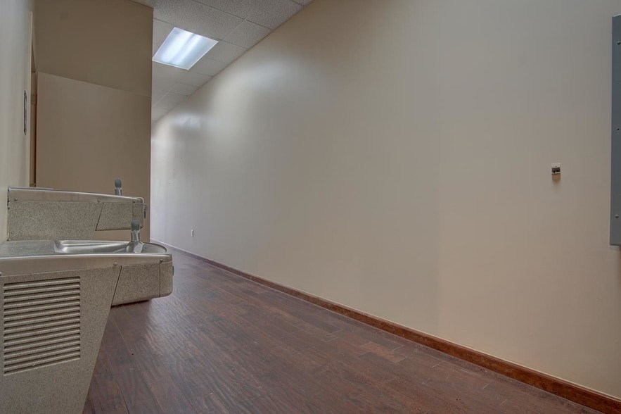 More Photos Of 12910 Highway 92, Woodstock Storefront For Lease
