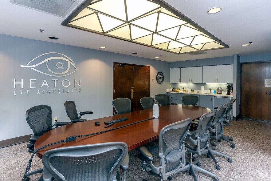 More Photos Of 3301 Golden Rd, Tyler Office For Sale