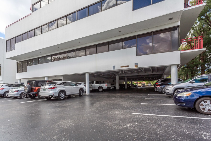 More Photos Of 6175 NW 153rd St, Miami Lakes Medical For Lease