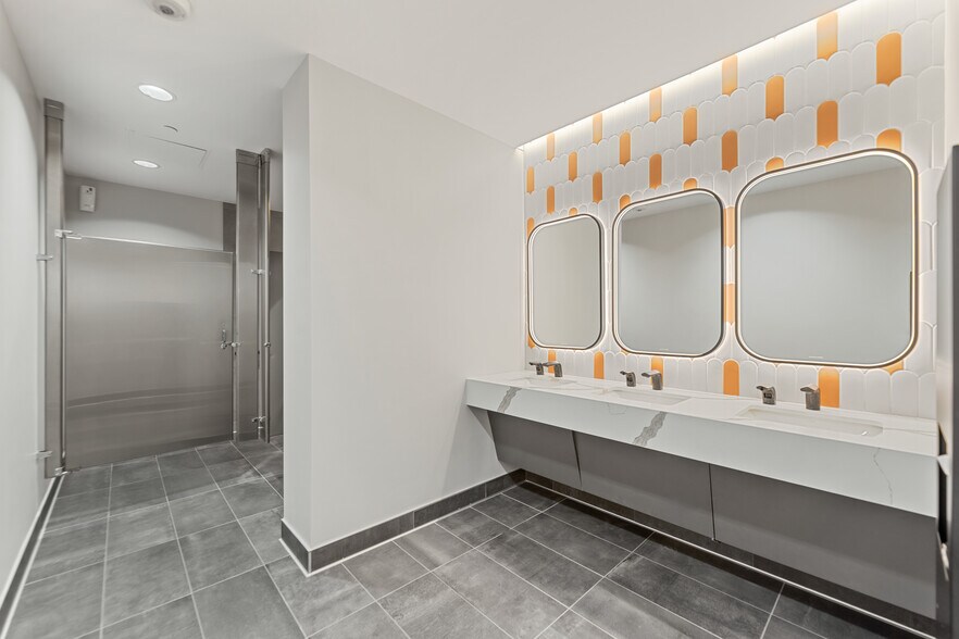 More Photos Of 10000 N Central Expy, Dallas Office Residential For Lease