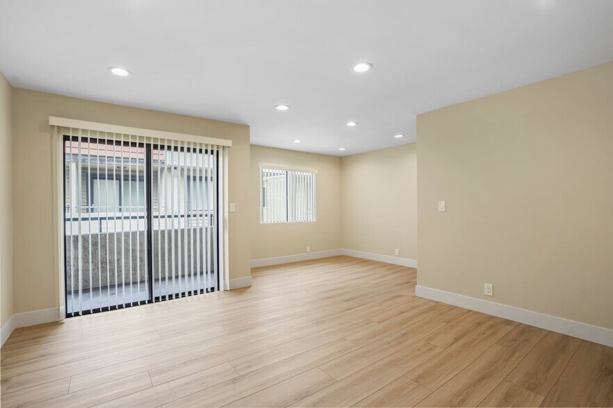 More Photos Of 1207 N Columbus Ave, Glendale Apartments For Sale