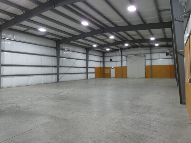 More Photos Of 191 William White way, Shelton Warehouse For Lease