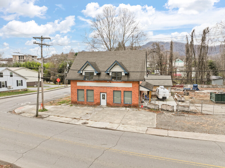 More Photos Of 595 N Main St, Waynesville General Retail For Sale