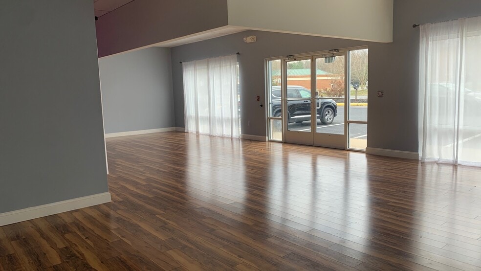 More Photos Of 4551-4555 Empire Ct, Fredericksburg Unknown For Lease