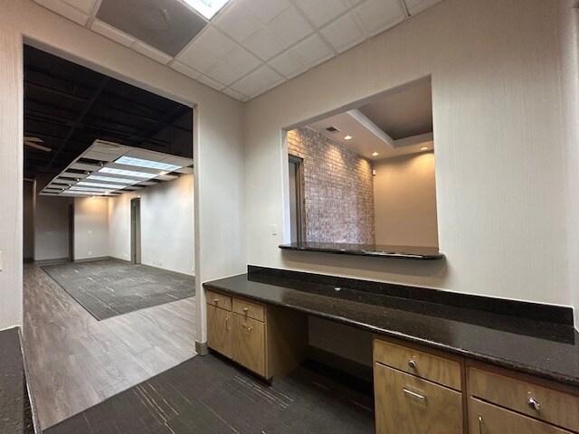 More Photos Of 104 Del Ct, Laredo Office For Lease