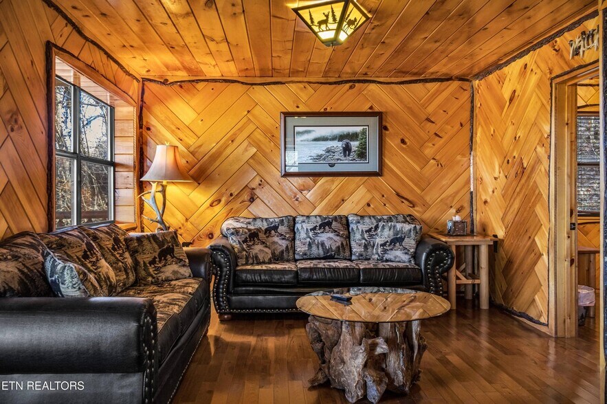 More Photos Of 1012 Highway 165, Tellico Plains Hospitality For Sale