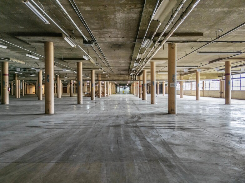 More Photos Of 501 W 10th St, Trenton Warehouse For Lease