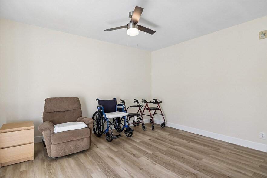 More Photos Of 2421 E Cairo Dr, Tempe Healthcare For Sale