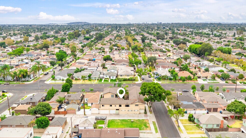 More Photos Of 1005 E Harding St, Long Beach Apartments For Sale
