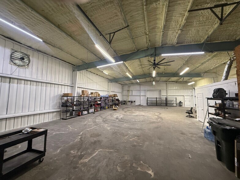 More Photos Of 14006 Duncum St, Houston Warehouse For Sale