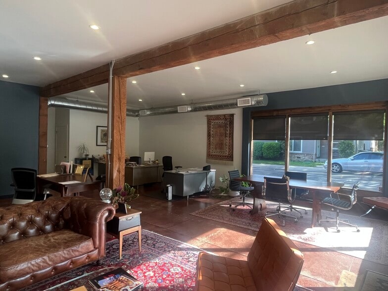 More Photos Of 2747 Riverside Blvd, Sacramento Office Residential For Lease