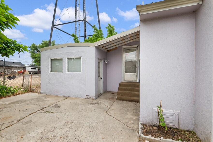 More Photos Of 191 SW 5th Ave, Ontario Specialty For Sale