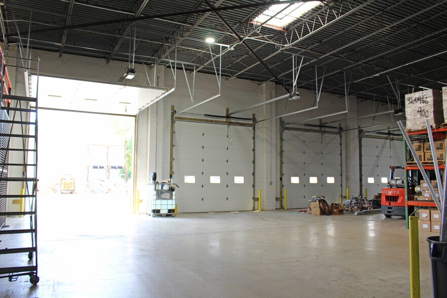 More Photos Of 101 Ritchie Rd, Capitol Heights Warehouse For Sale